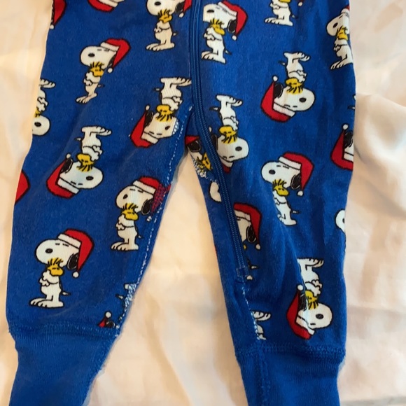 HANNA ANDERSSON HOLIDAY SNOOPY SLEEPER - Picture 3 of 4